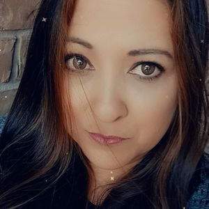 Meet your Posher, Elaine